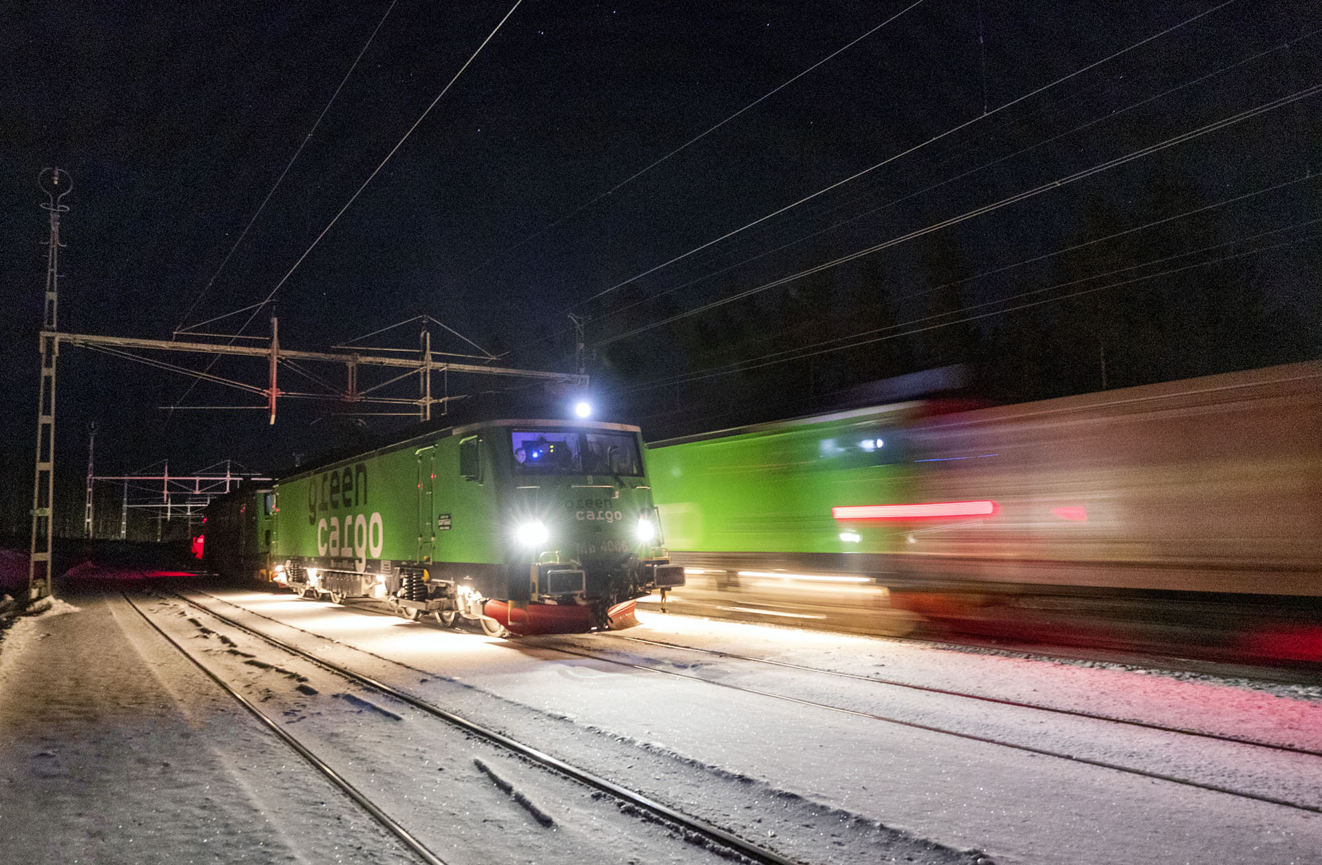 Foto: HJALMAR ARVIDSSON Leveransen av de sovvagnar som skulle använts i nattågen till Hamburg har försenats och SJ lånar i stället ett antal sovvagnar som fram till nyligen gick i nattågen mellan Salzburg och Sylt. Den första vagnen kom i går, tisdag 2 augusti, till Malmö.