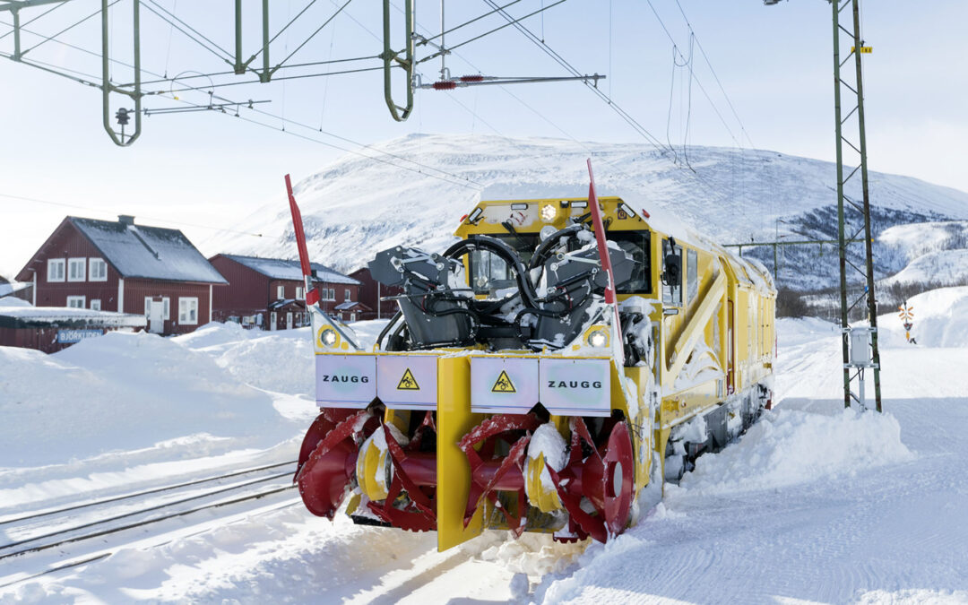 Snöslungor håller spåren öppna