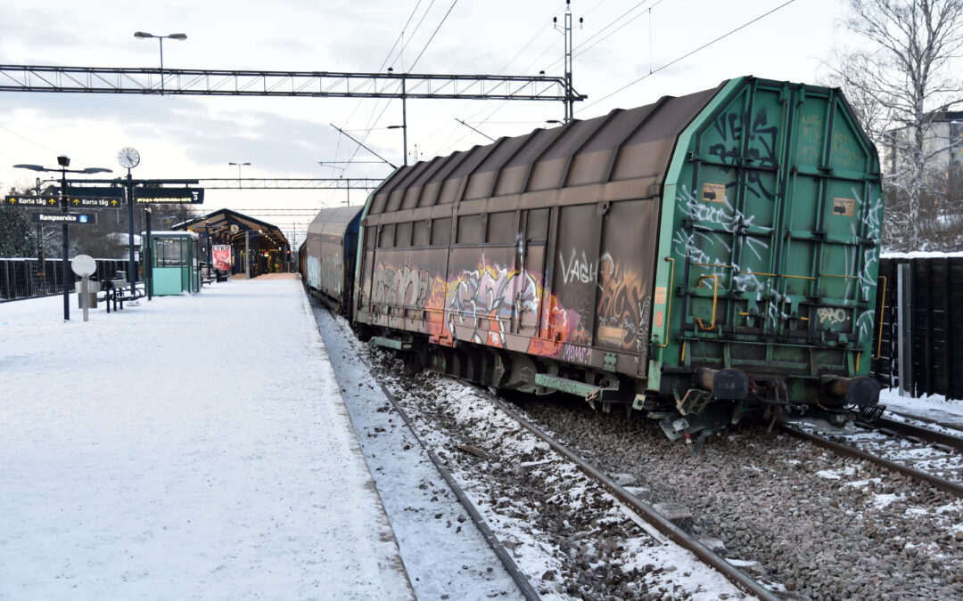 Rälbrott orsakade tågurspårning
