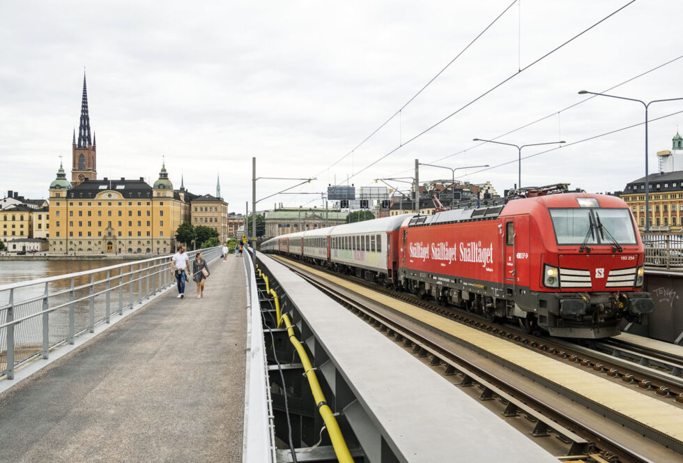 Stenskott skadade tåg Järnvägar.nu