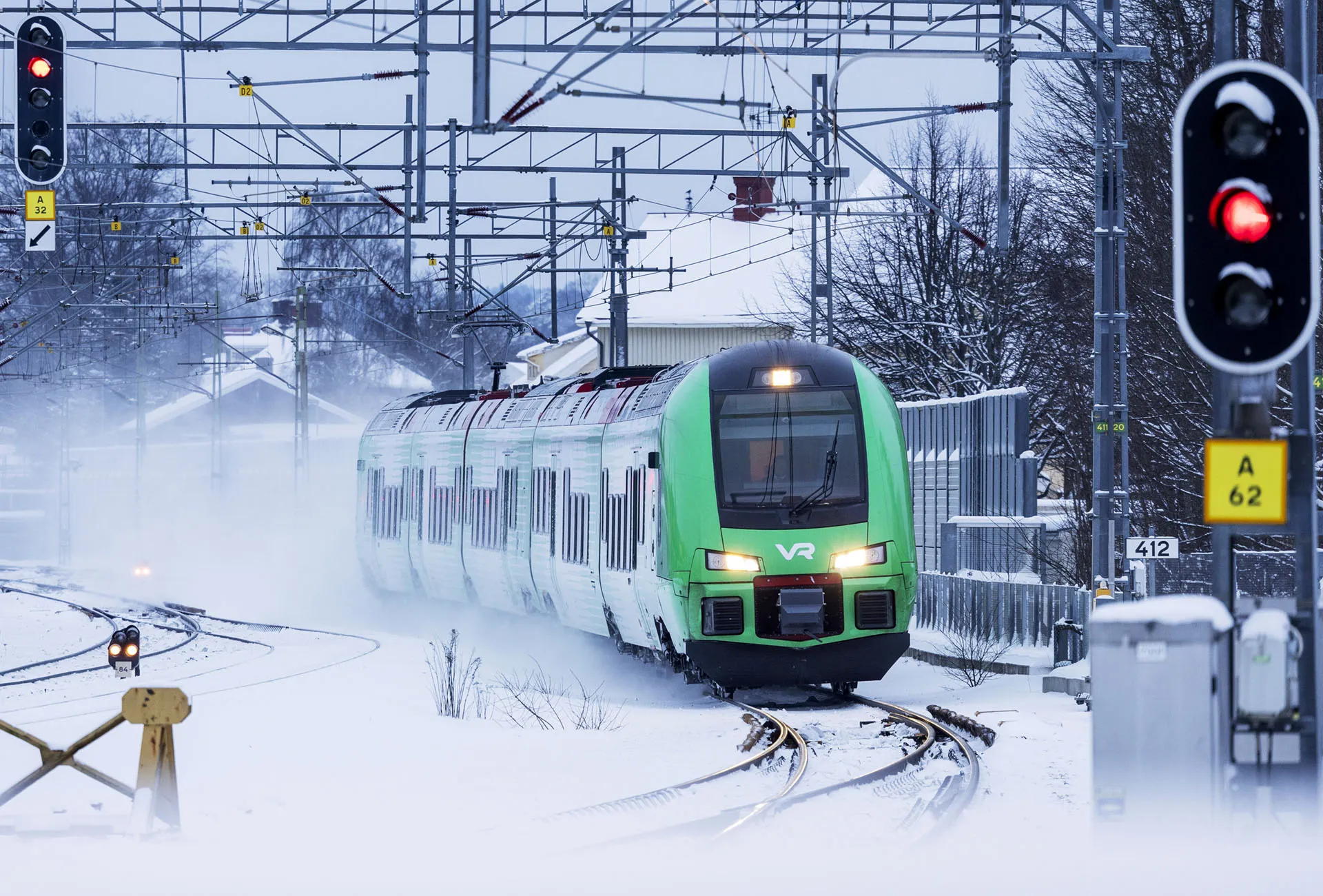 Ett av VR Snabbtågs snabbtåg på väg från Stockholm till Göteborg passerar Alingsås 8 januari 2026.