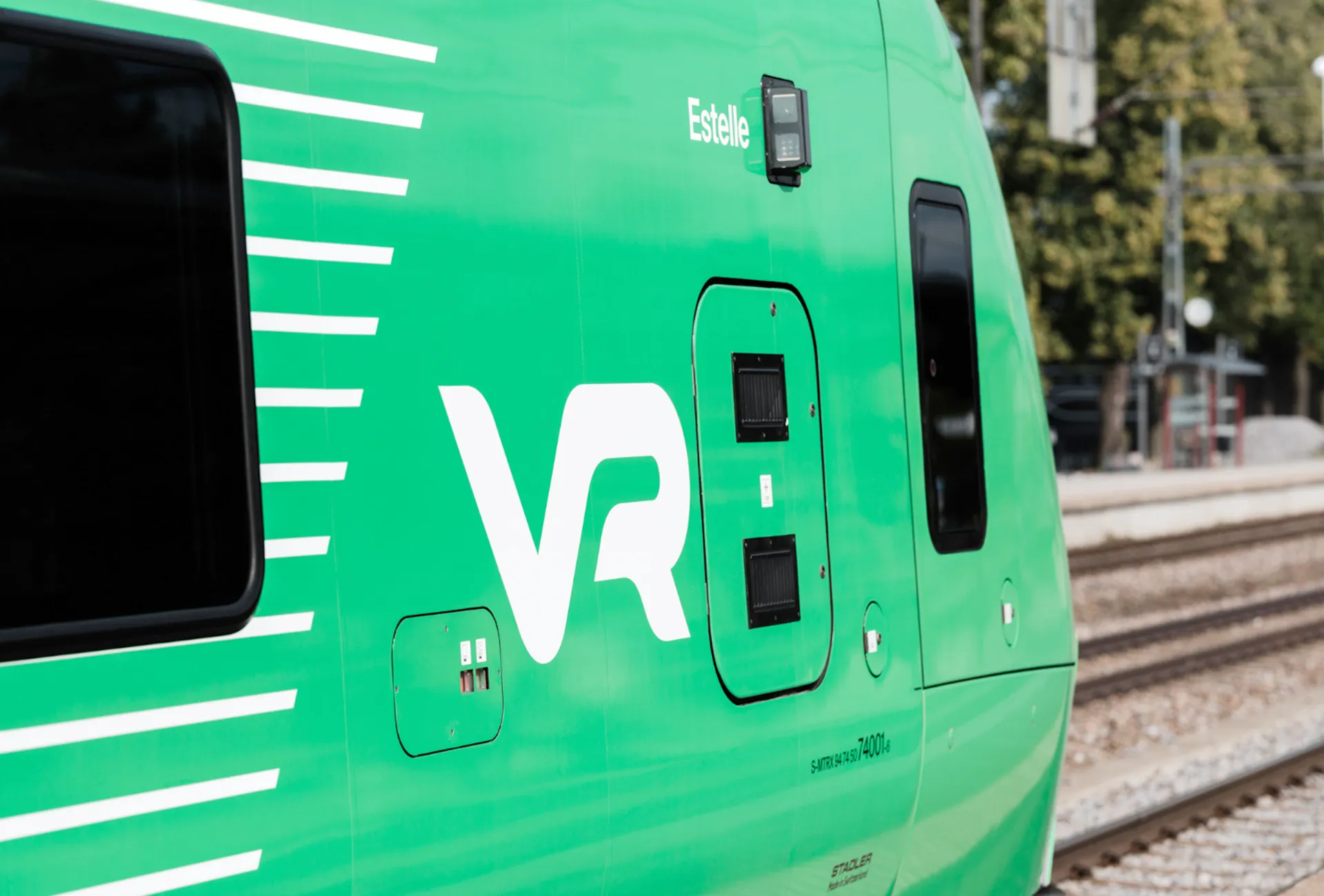 Ett av VR Snabbtågs snabbtåg på väg från Stockholm till Göteborg passerar Alingsås 8 januari 2026.