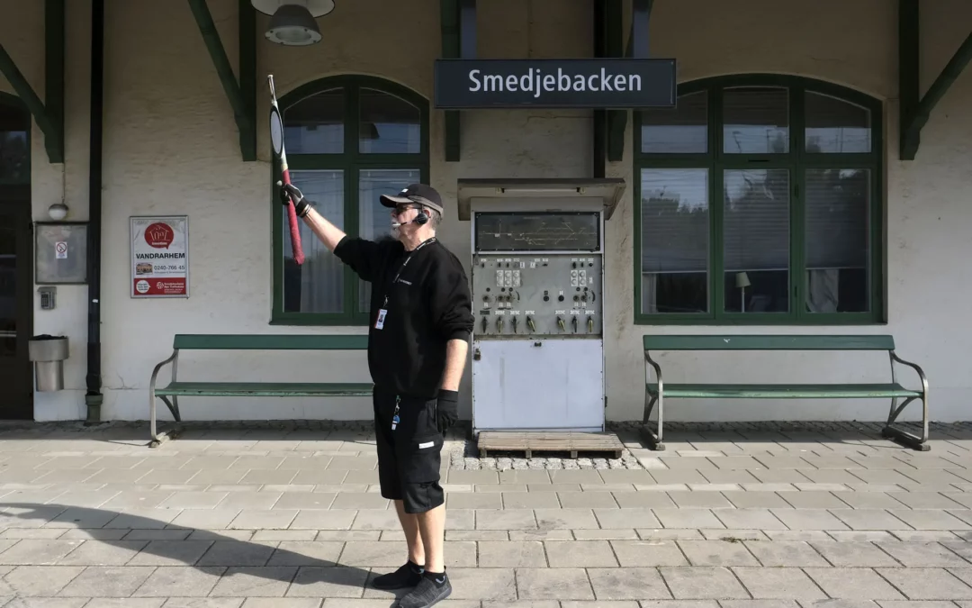 Civilplikten räddar tågtrafik i krig