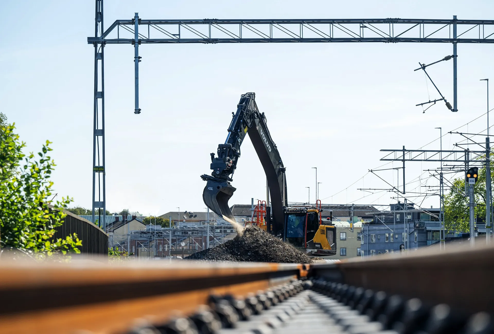 Ett av VR Snabbtågs snabbtåg på väg från Stockholm till Göteborg passerar Alingsås 8 januari 2026.