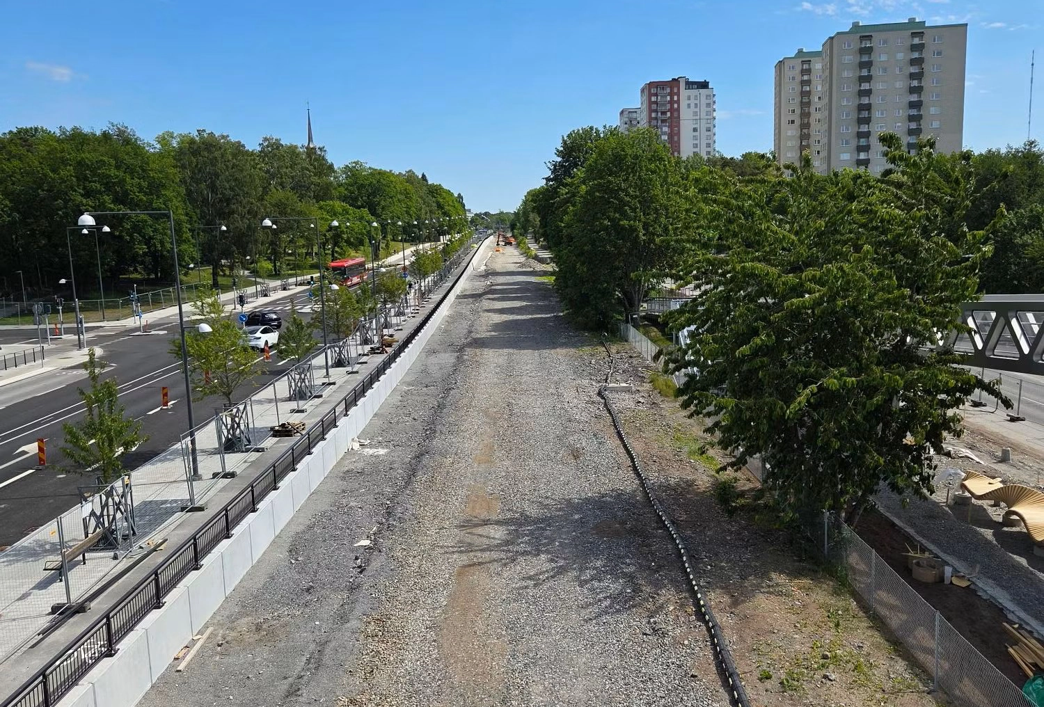 Ett av VR Snabbtågs snabbtåg på väg från Stockholm till Göteborg passerar Alingsås 8 januari 2026.