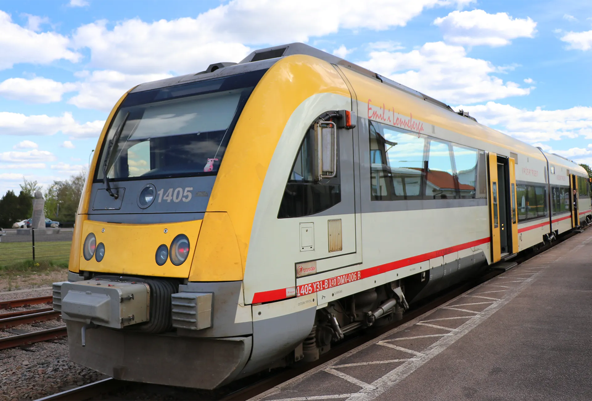 Ett av VR Snabbtågs snabbtåg på väg från Stockholm till Göteborg passerar Alingsås 8 januari 2026.